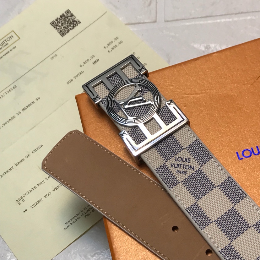 Louis Vuitton INITIALES 35MM