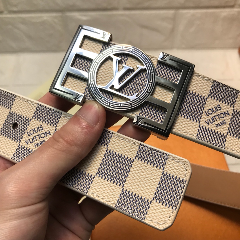 Louis Vuitton INITIALES 35MM