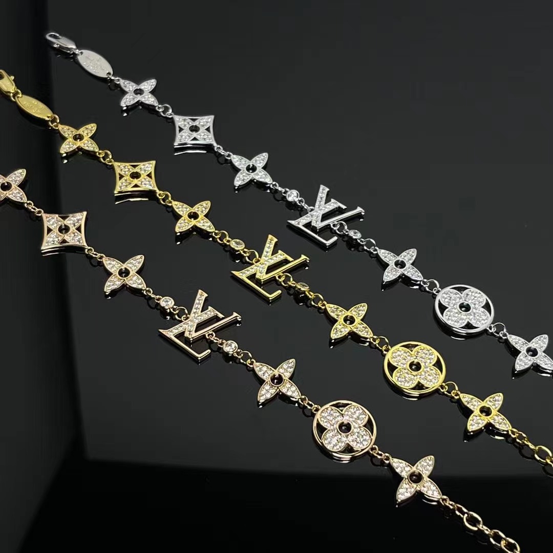 Louis Vuitton Diamond Blossom bracelet, diamonds