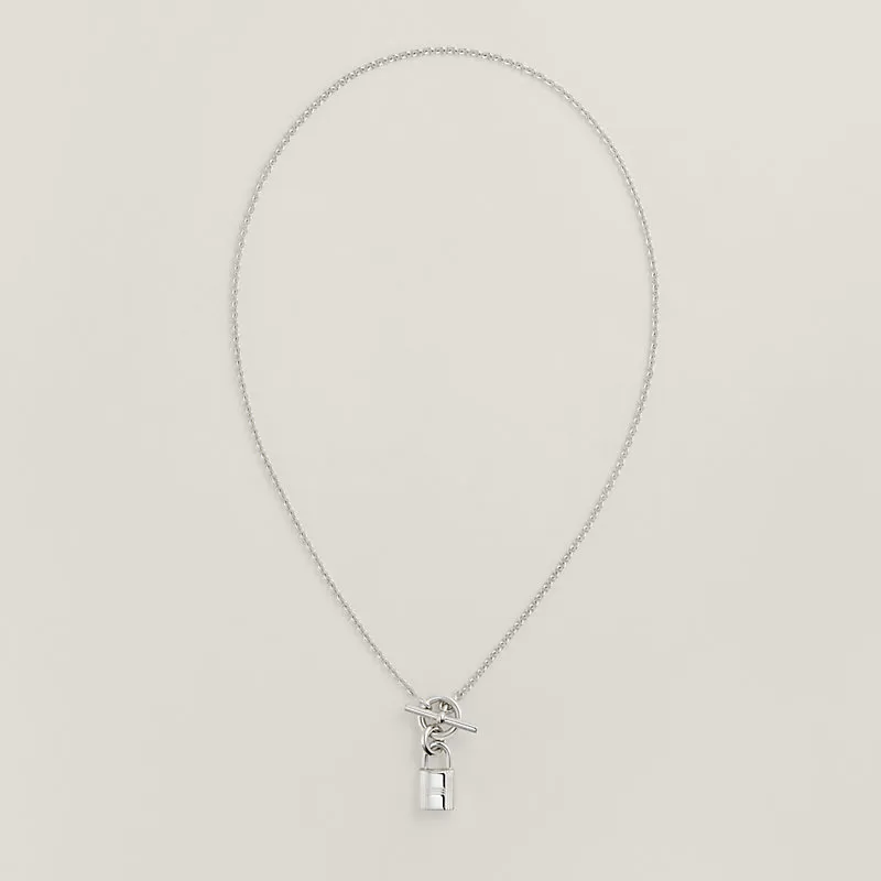 Hermes Kelly Cadenas pendant