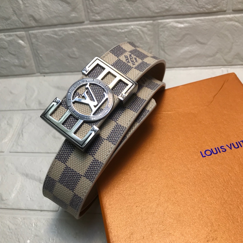 Louis Vuitton INITIALES 35MM