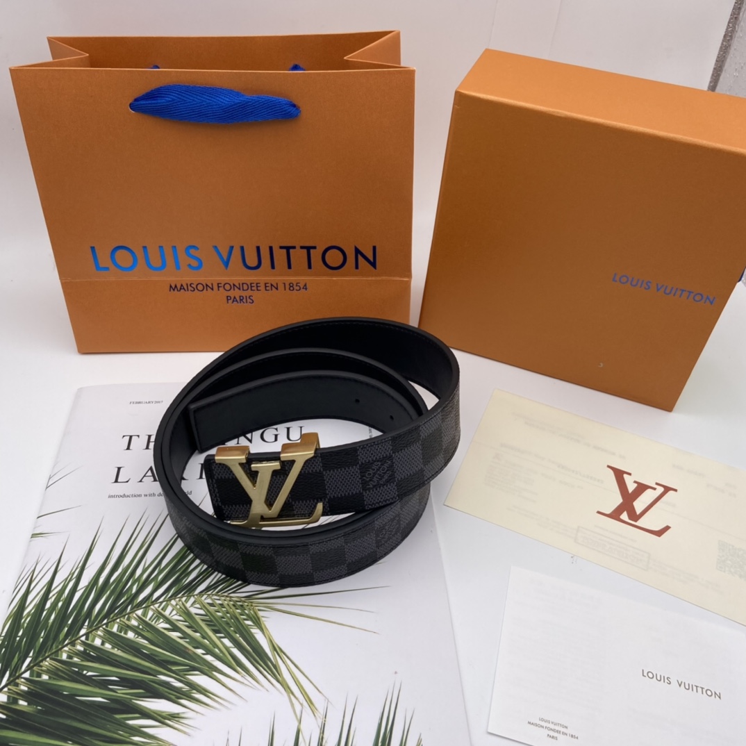 Louis Vuitton INITIALES 40MM REVERSIBLE