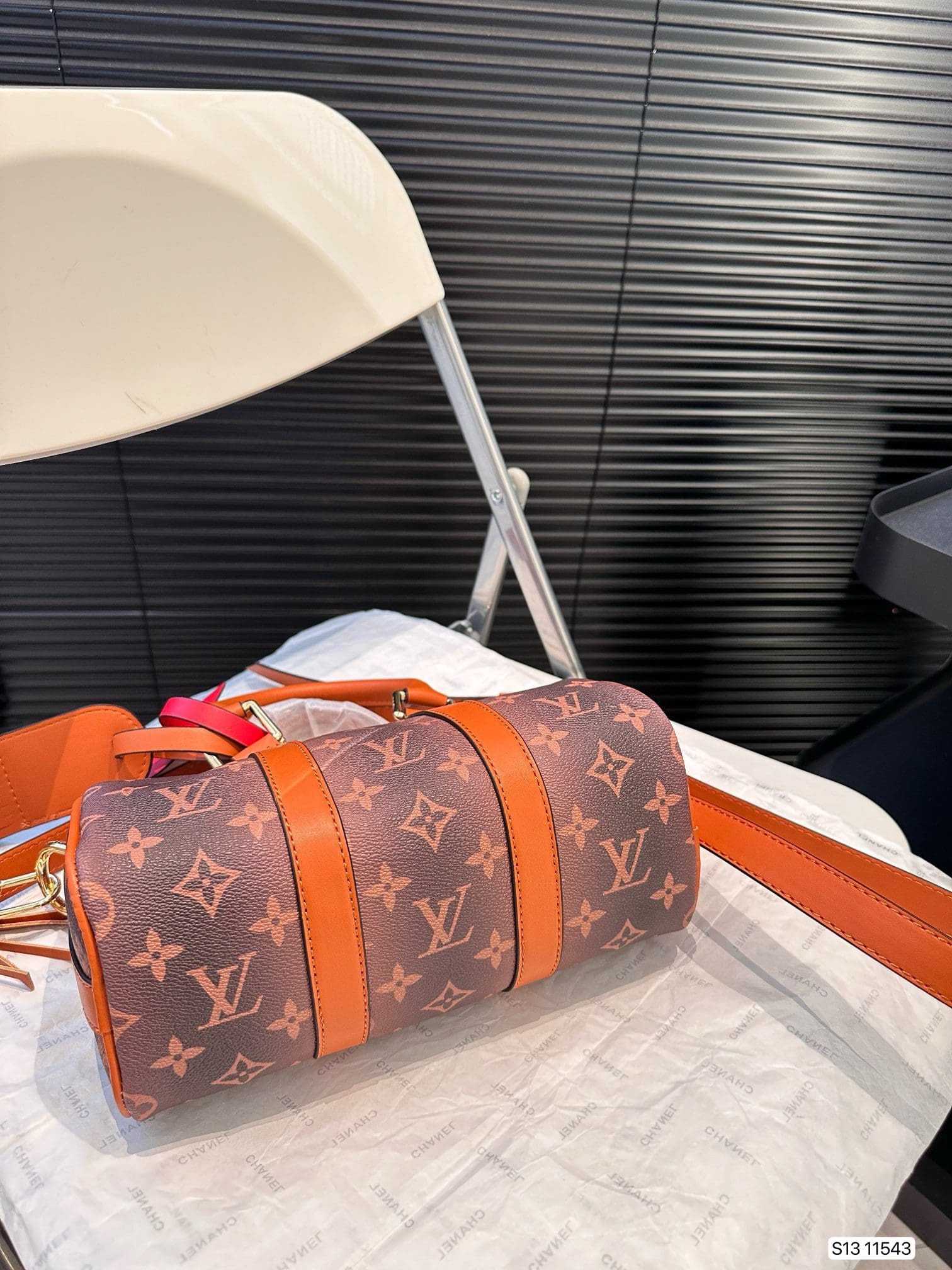 Louis Vuitton M11542 Keepall Bandoulière 25
