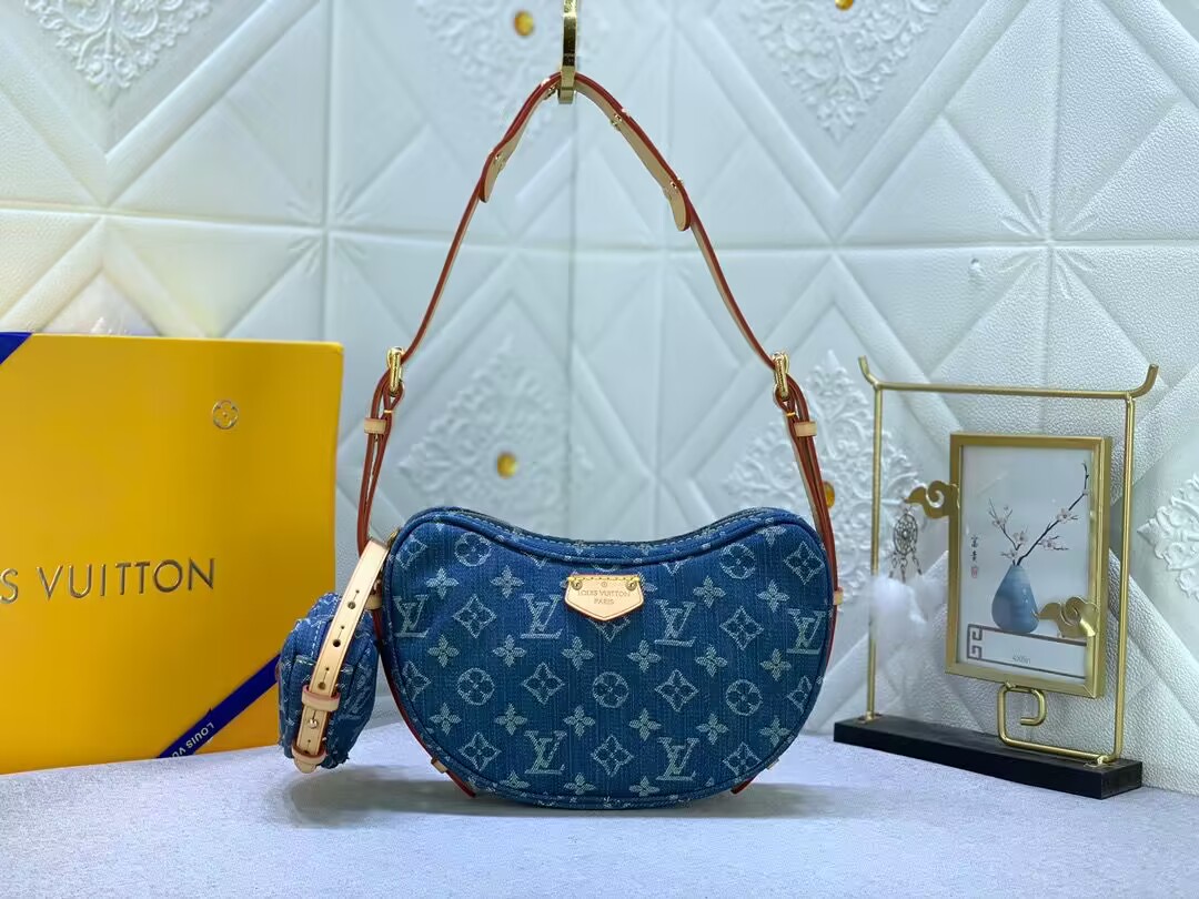 Louis Vuitton Croissant MM M46856