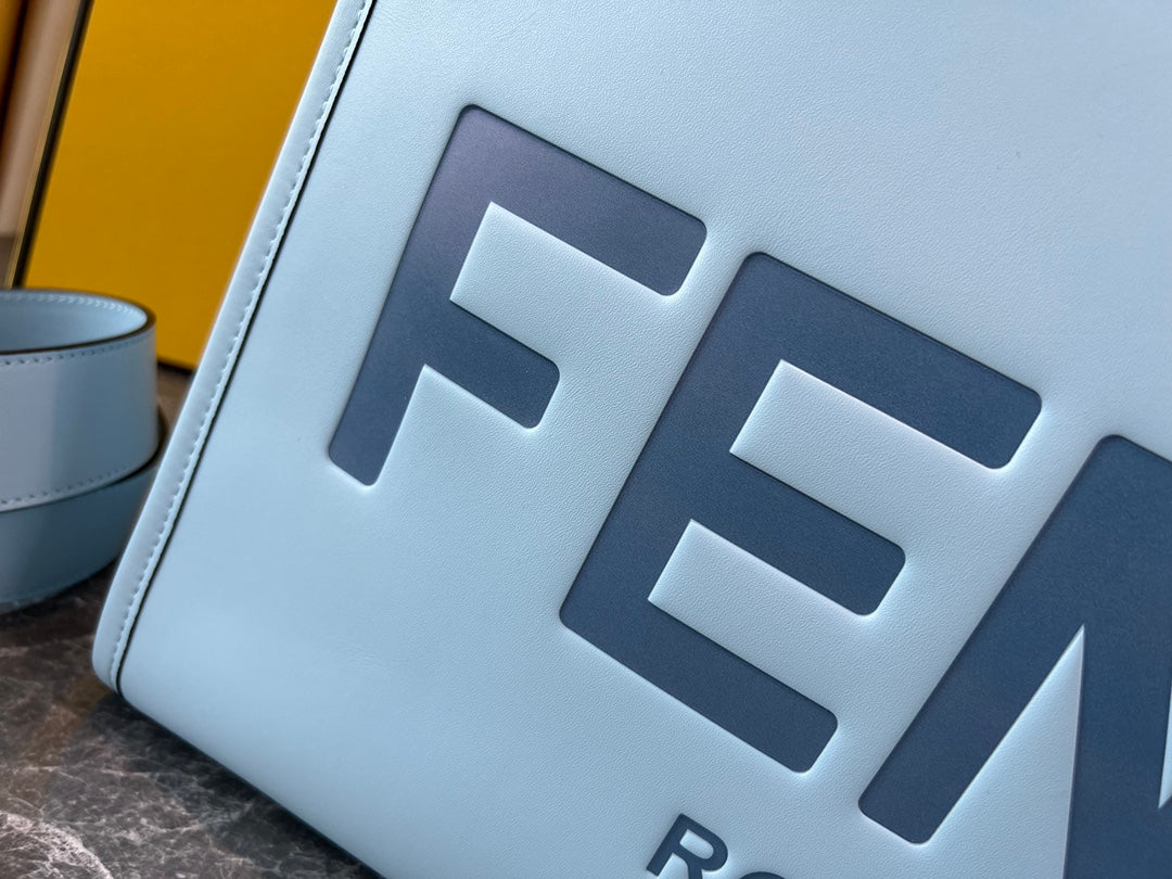 Fendi Sunshine Shopper Medium Bag