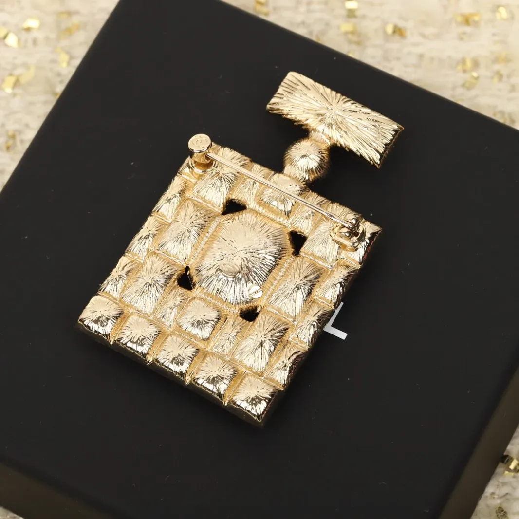 CC 24C full diamond perfume bottle brooch