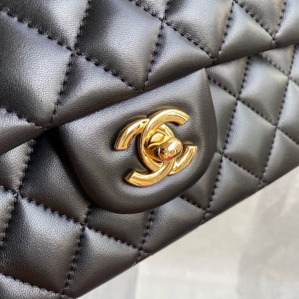 Chanel Classic Handbag Lambskin & Gold Metal A01112