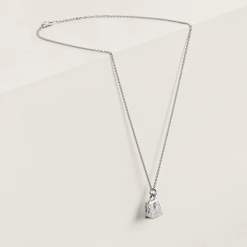 Hermes Amulettes Kelly pendant