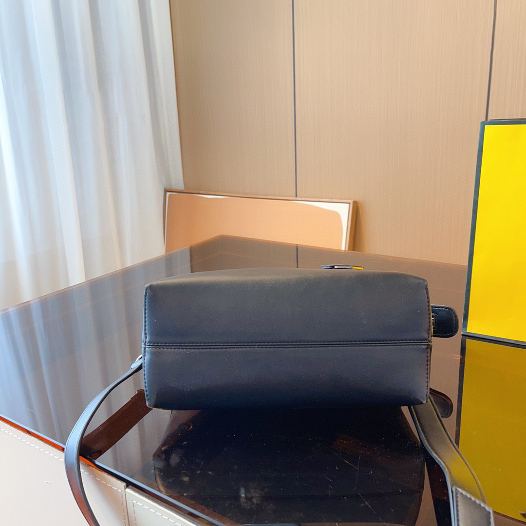 Fendi By The Way Medium