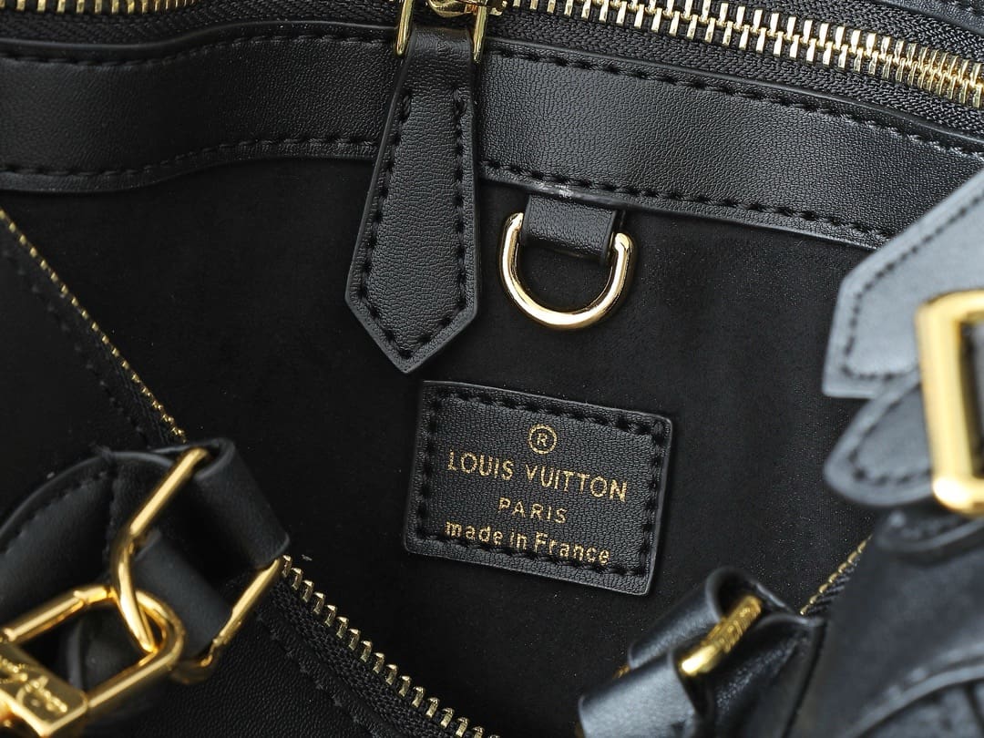 Louis Vuitton M22914 Vendôme MM