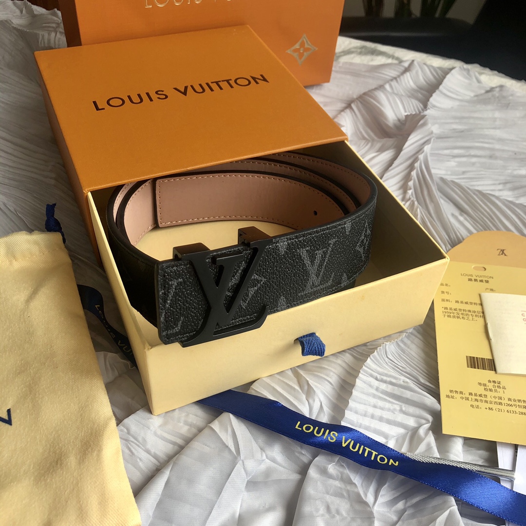 Louis Vuitton INITIALES 40MM MATTE BLACK BELT