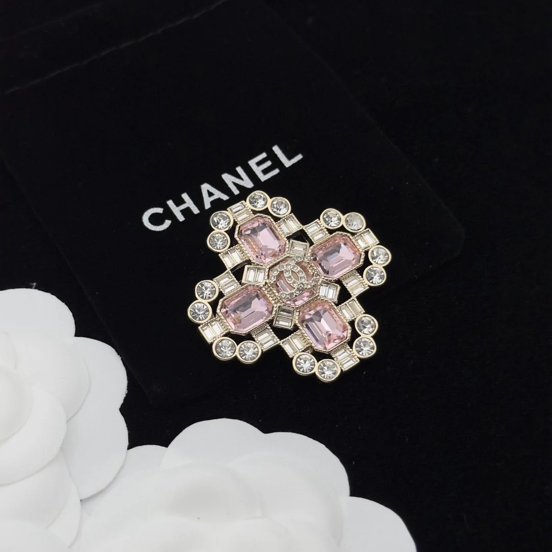 High quality CC brooch