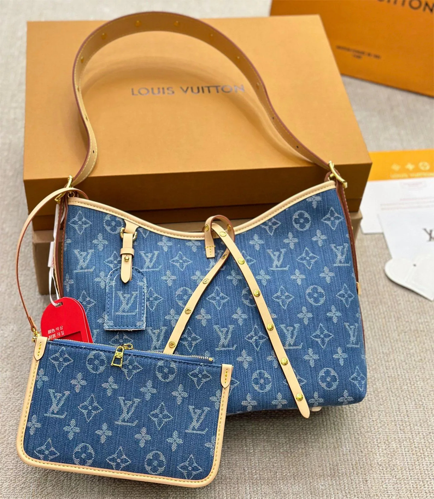 Louis Vuitton CarryAll MM M46855