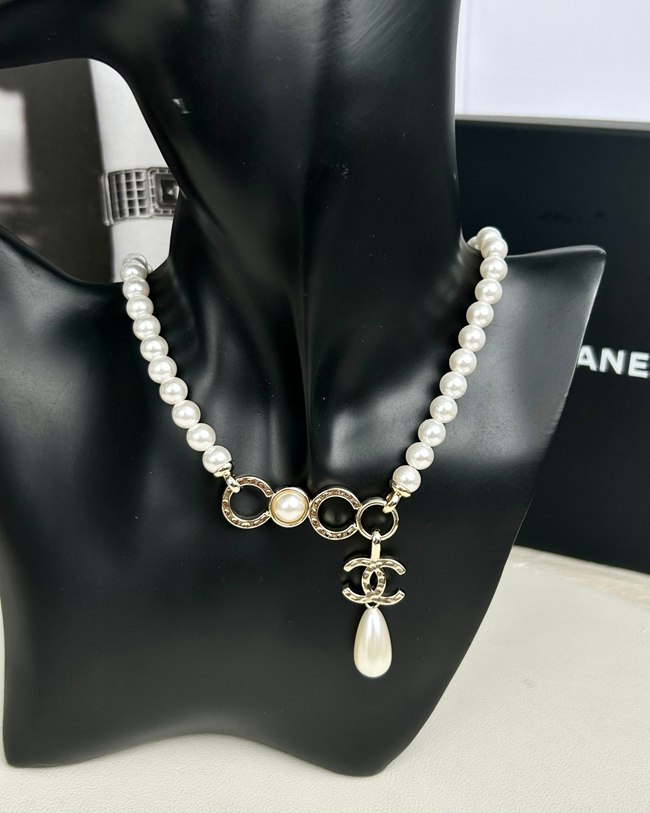 Coco letter pearl chain necklace