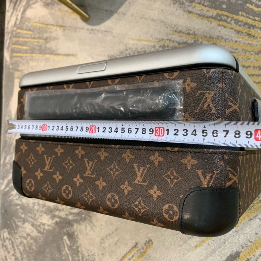 Louis Vuitton M20294 Horizon 55