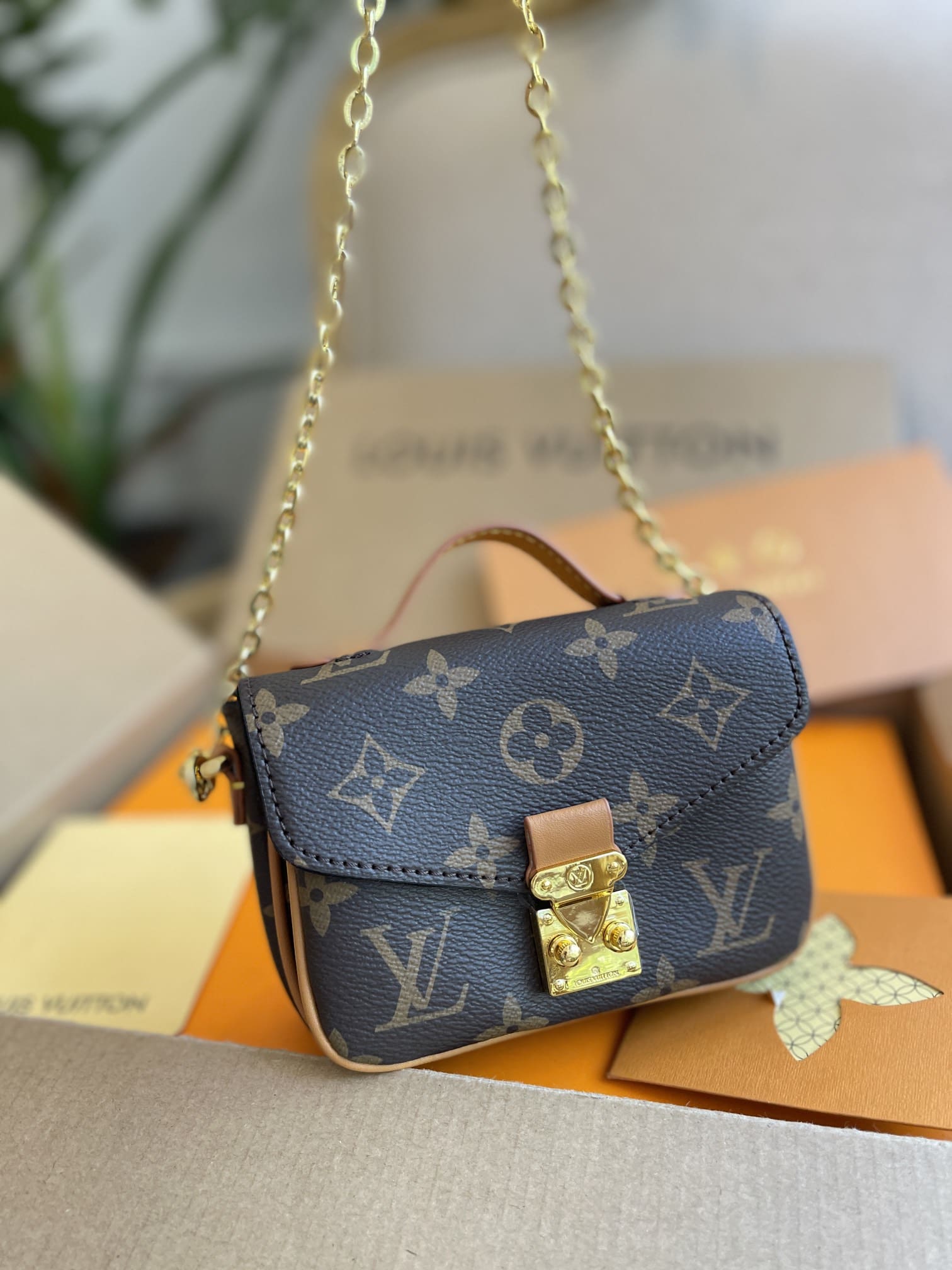 Louis Vuitton MICRO MÉTIS Chain Bag M81267