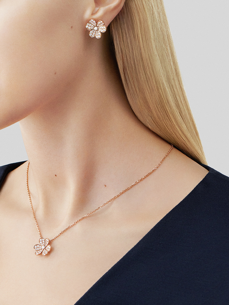 Van Cleef & Arpels Frivole pendant, small model