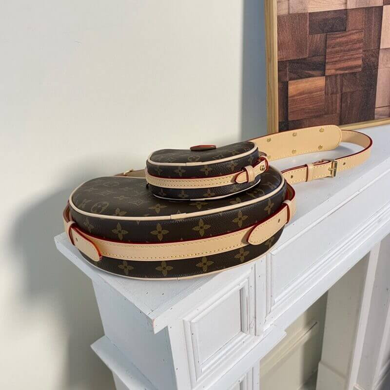 Louis Vuitton Monogram Canvas Croissant MM M46828