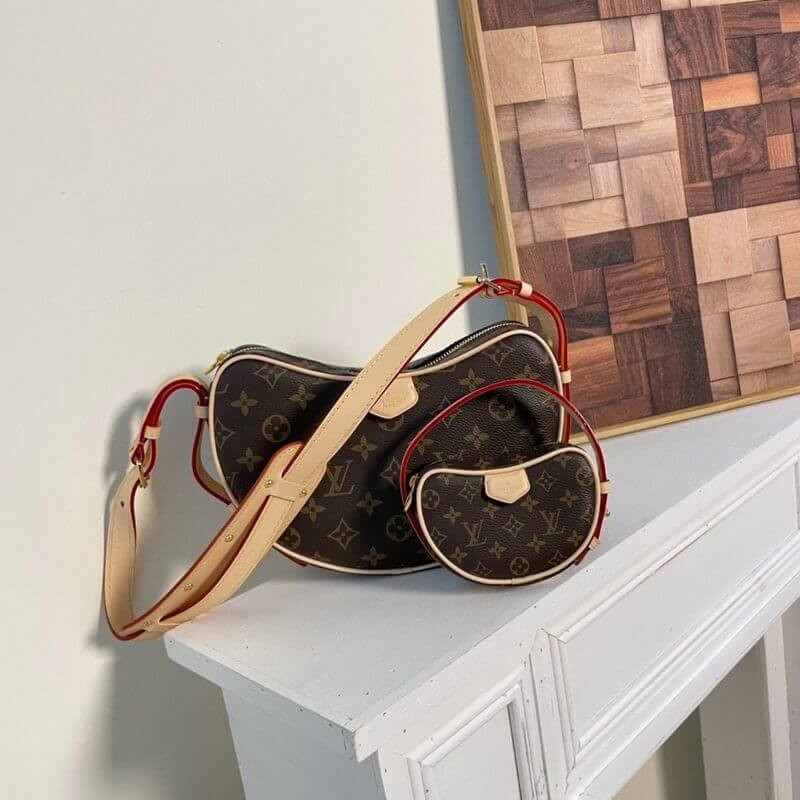 Louis Vuitton Monogram Canvas Croissant MM M46828