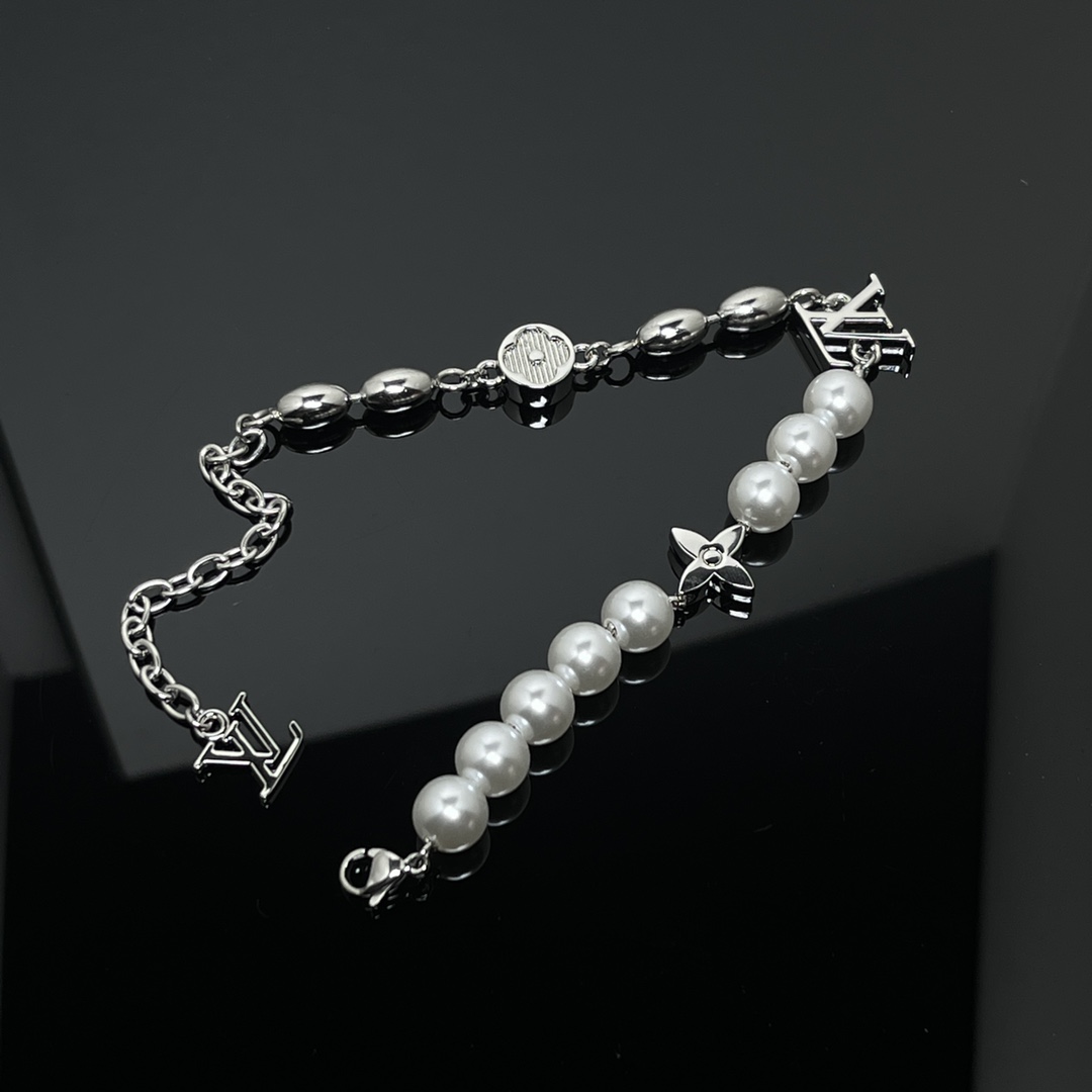 Louis Vuitton Pearls Fusion Bracelet