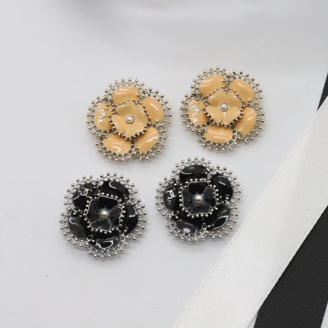 CCE502 CC earring