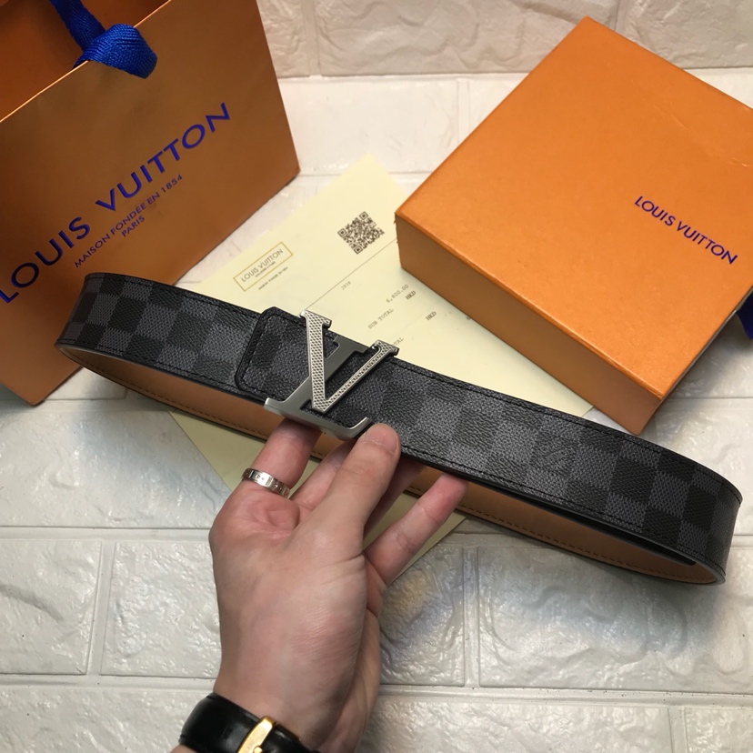 Louis Vuitton INITIALES 35MM REVERSIBLE BELT