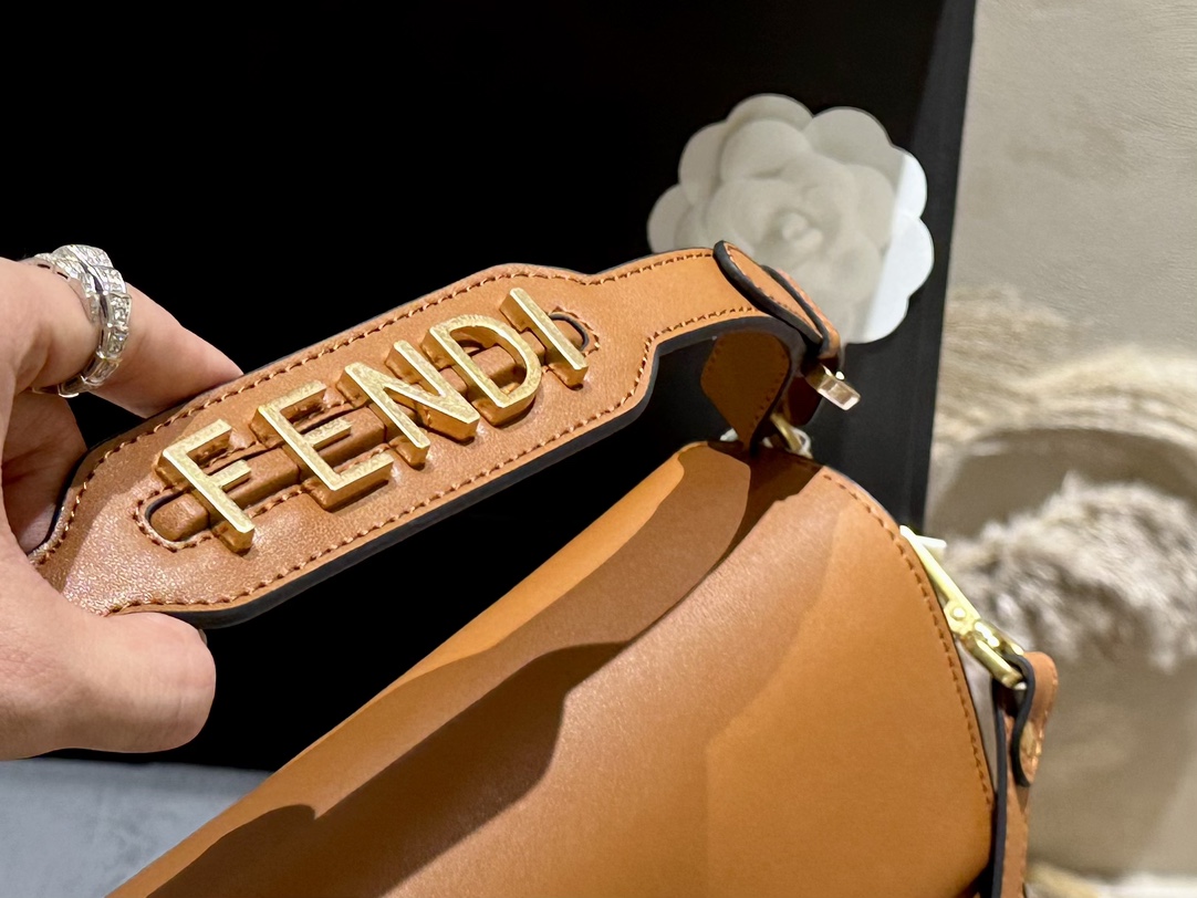 Fendi Baguette  Medium