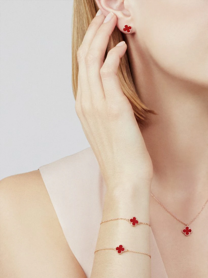 Van Cleef & Arpels Sweet Alhambra pendant