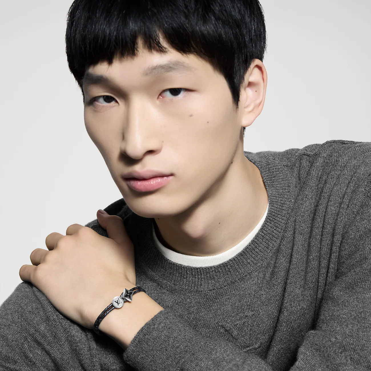 Louis Vuitton Catch It Bracelet M8111E