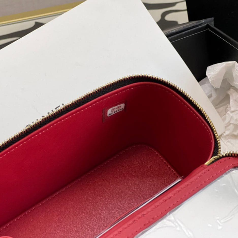 Chanel Vanity with Chain AP2937