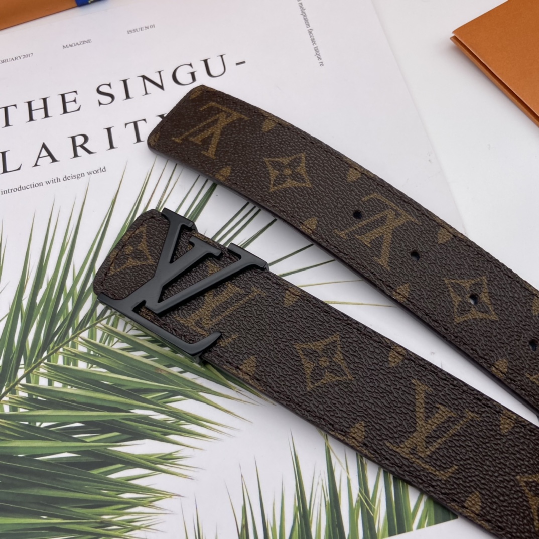 Louis Vuitton INITIALES 40MM REVERSIBLE