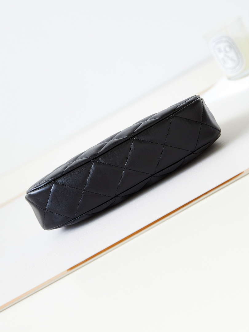 Chanel Aged Calfskin Quilted Small 19 Hobo Black