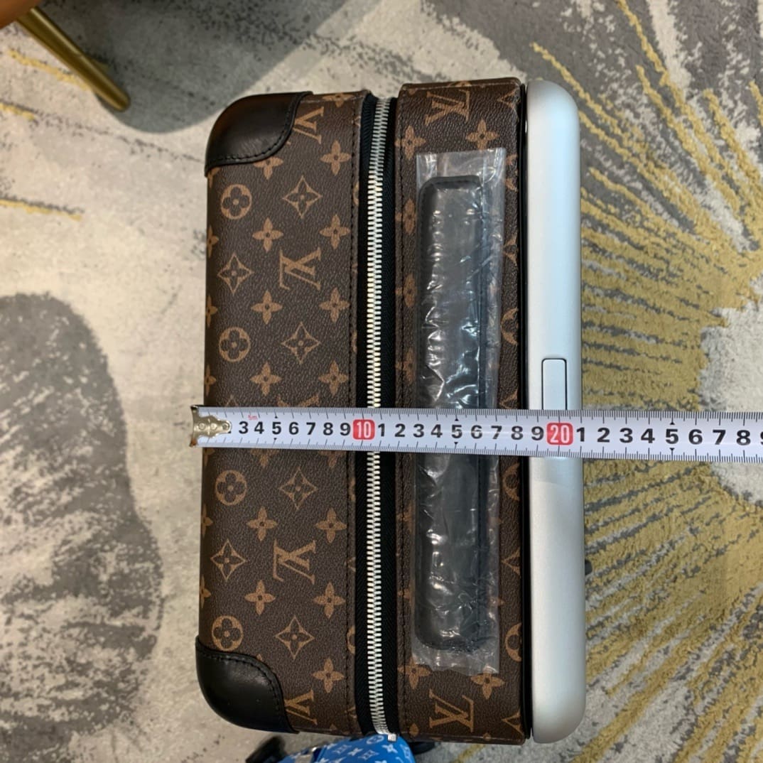 Louis Vuitton M20294 Horizon 55