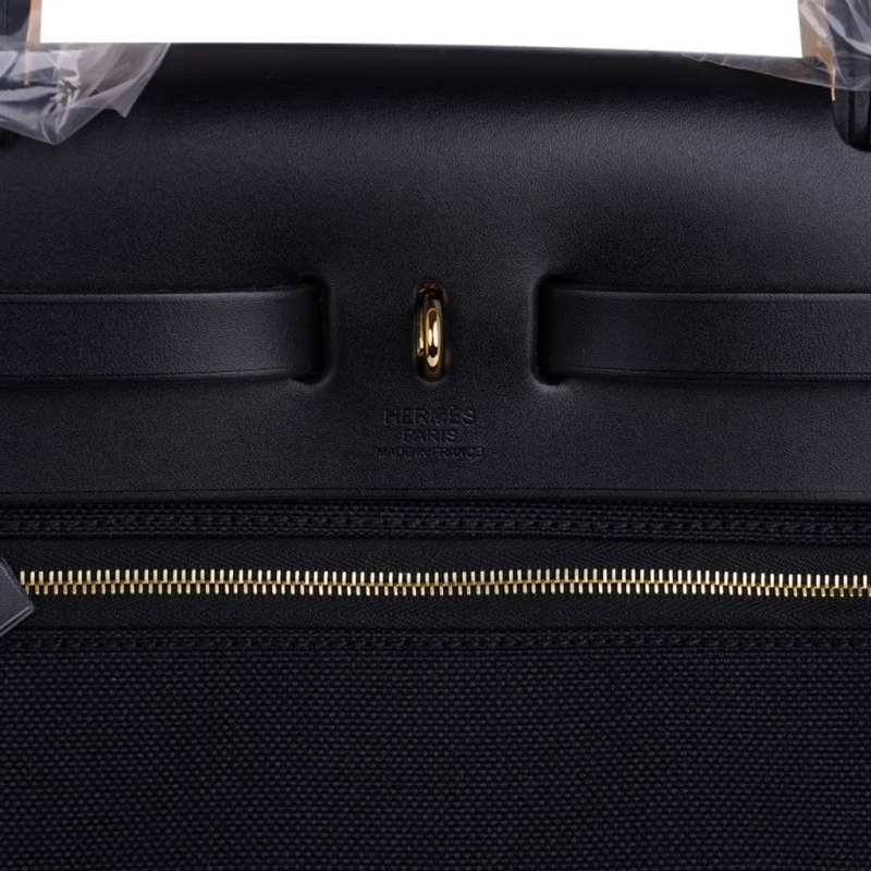 Herbag Zip Black on Black 31 Officier Canvas / Vache Hunter Leather