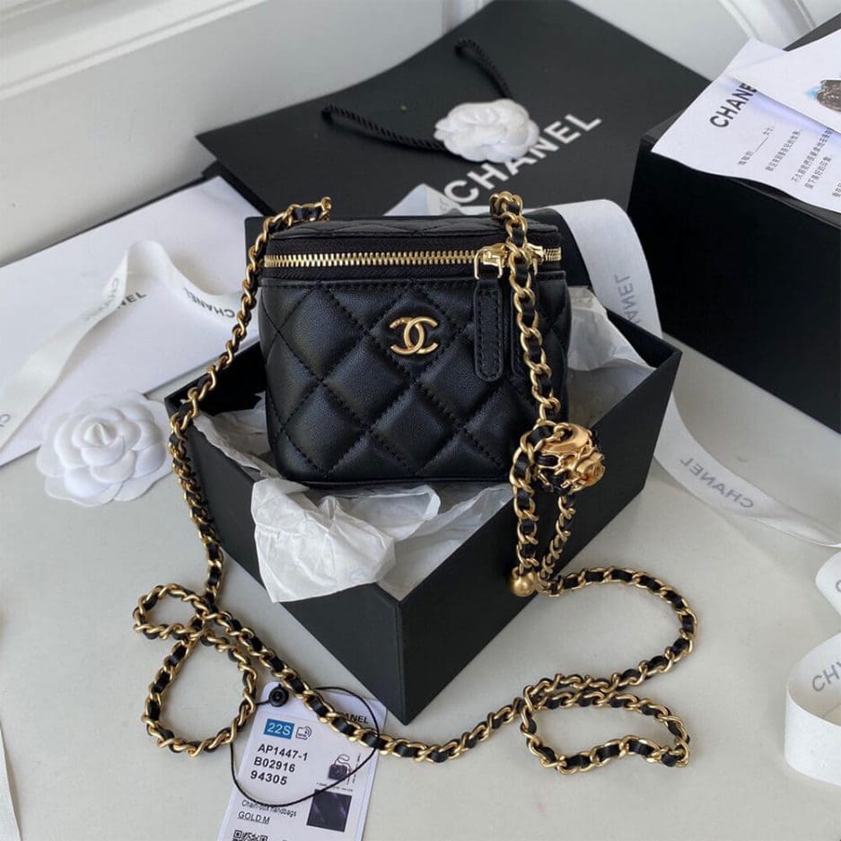 Chanel Small Vanity with Chain AP2198