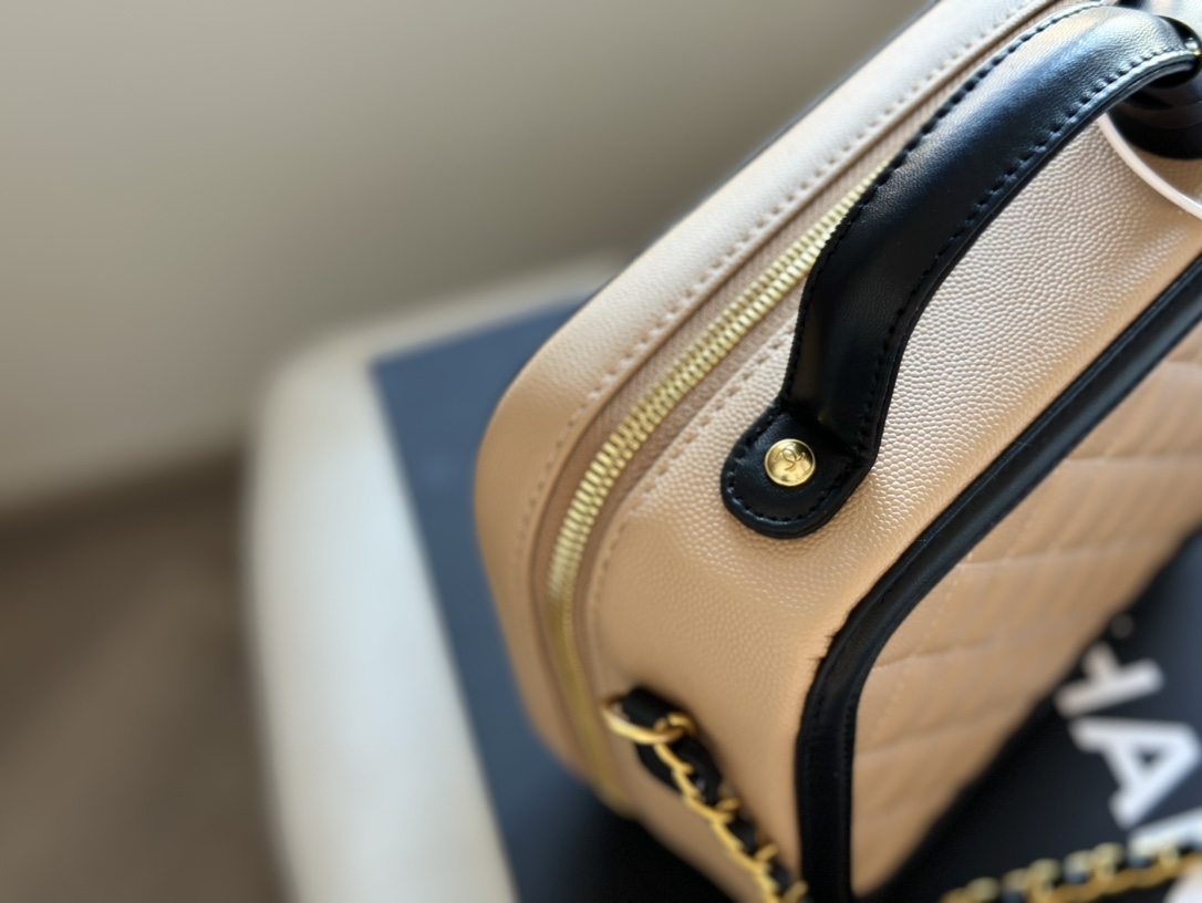 CHANEL Grained Calfskin CC Filigree Vanity Clutch With Chain