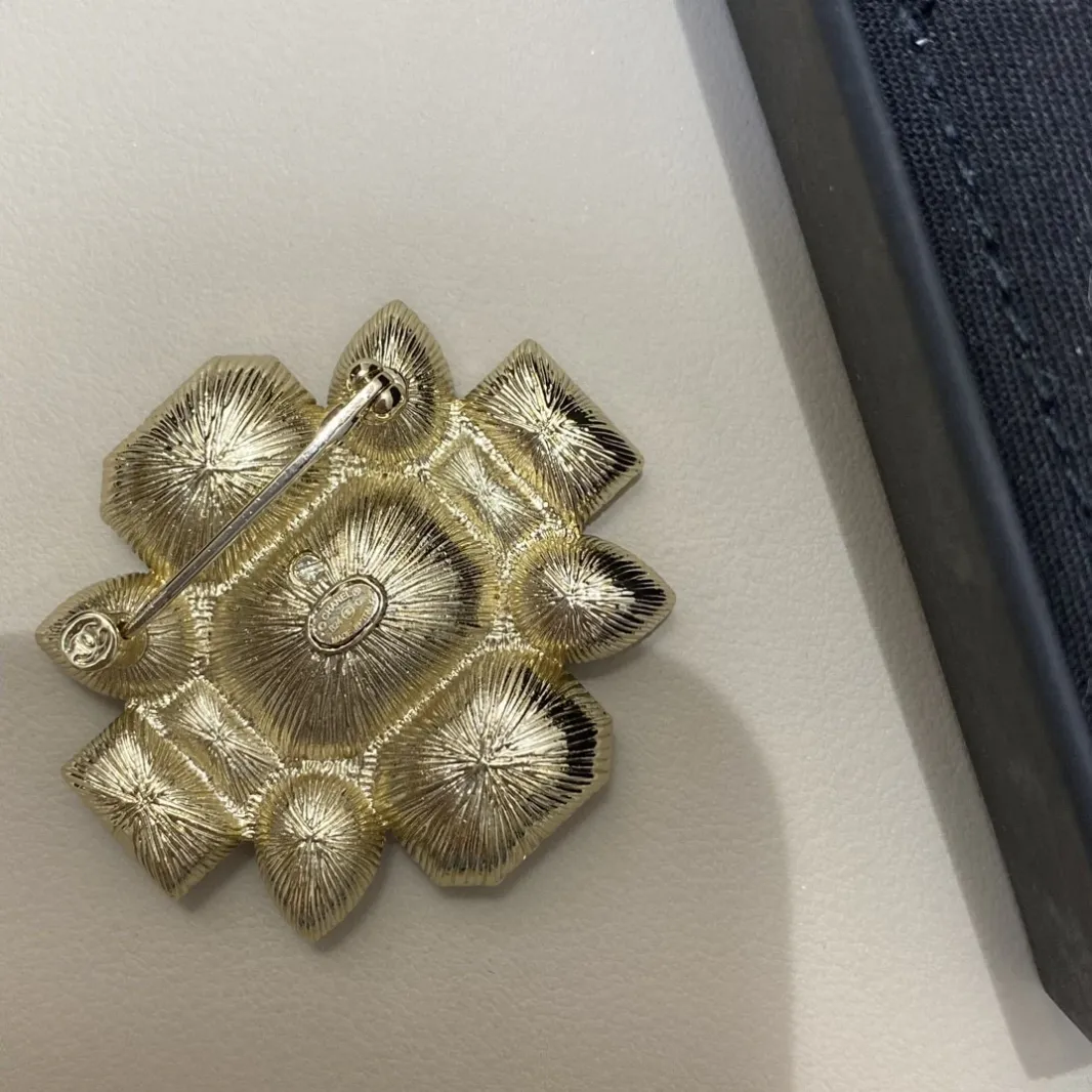 High quality CC brooch