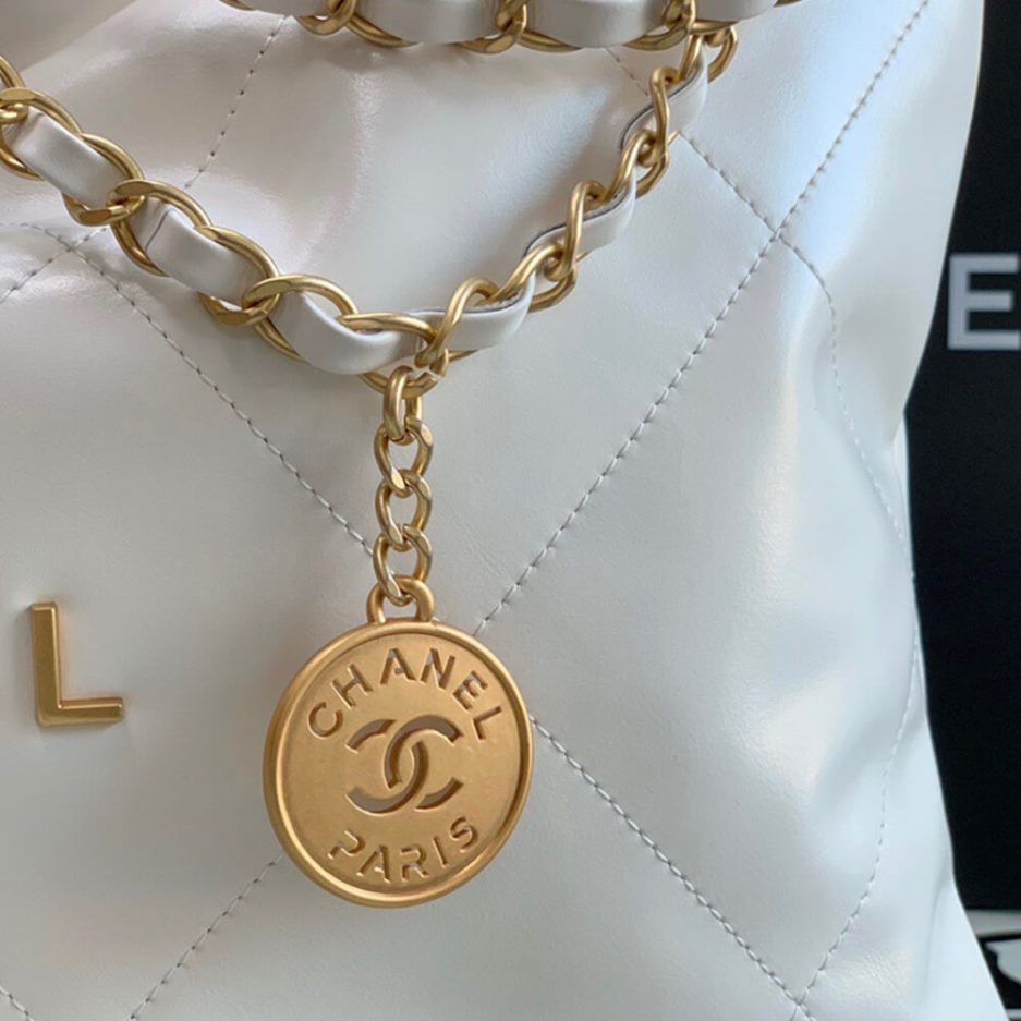 Chanel 22 Small Handbag AS3260