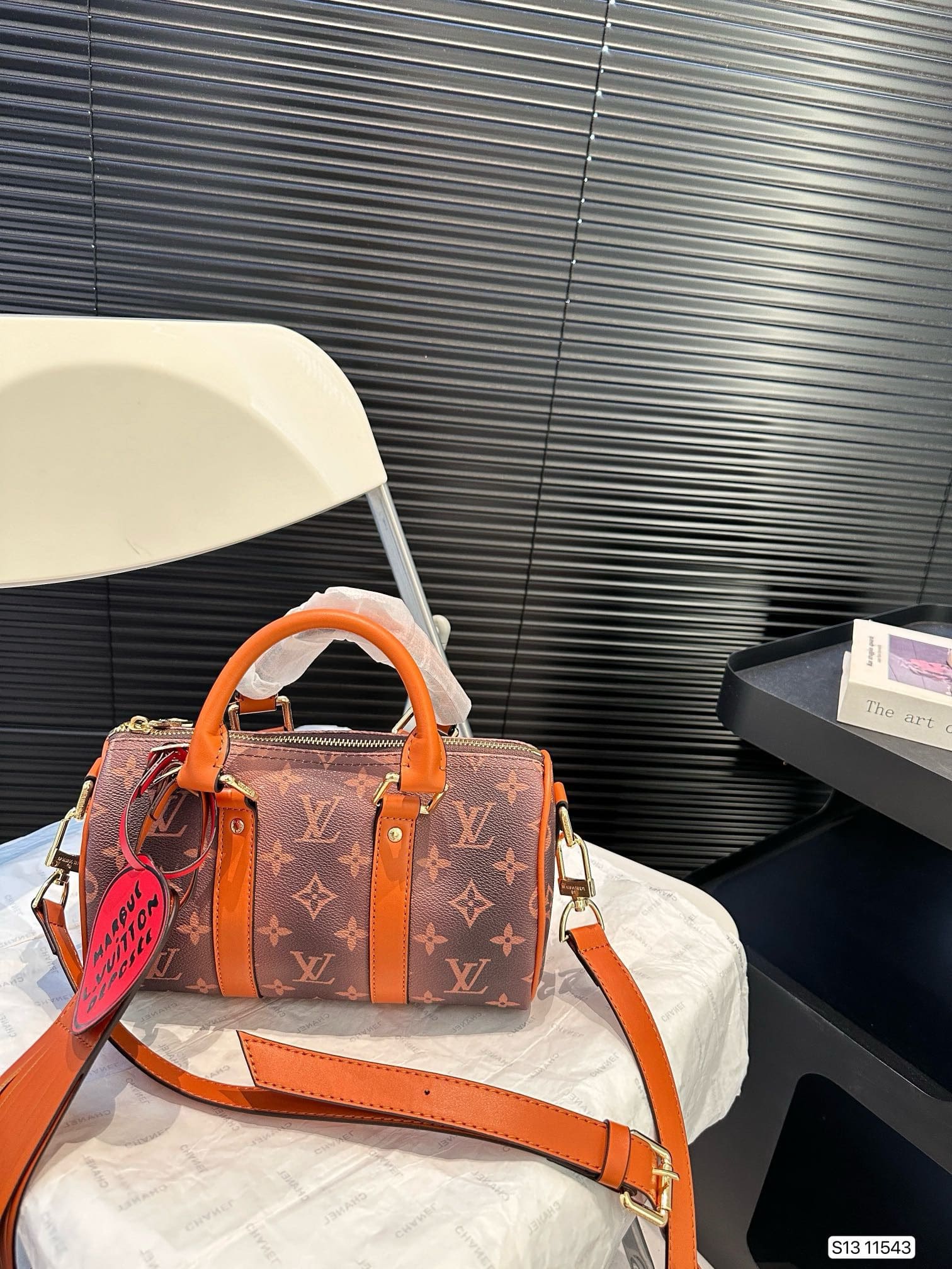 Louis Vuitton M11542 Keepall Bandoulière 25