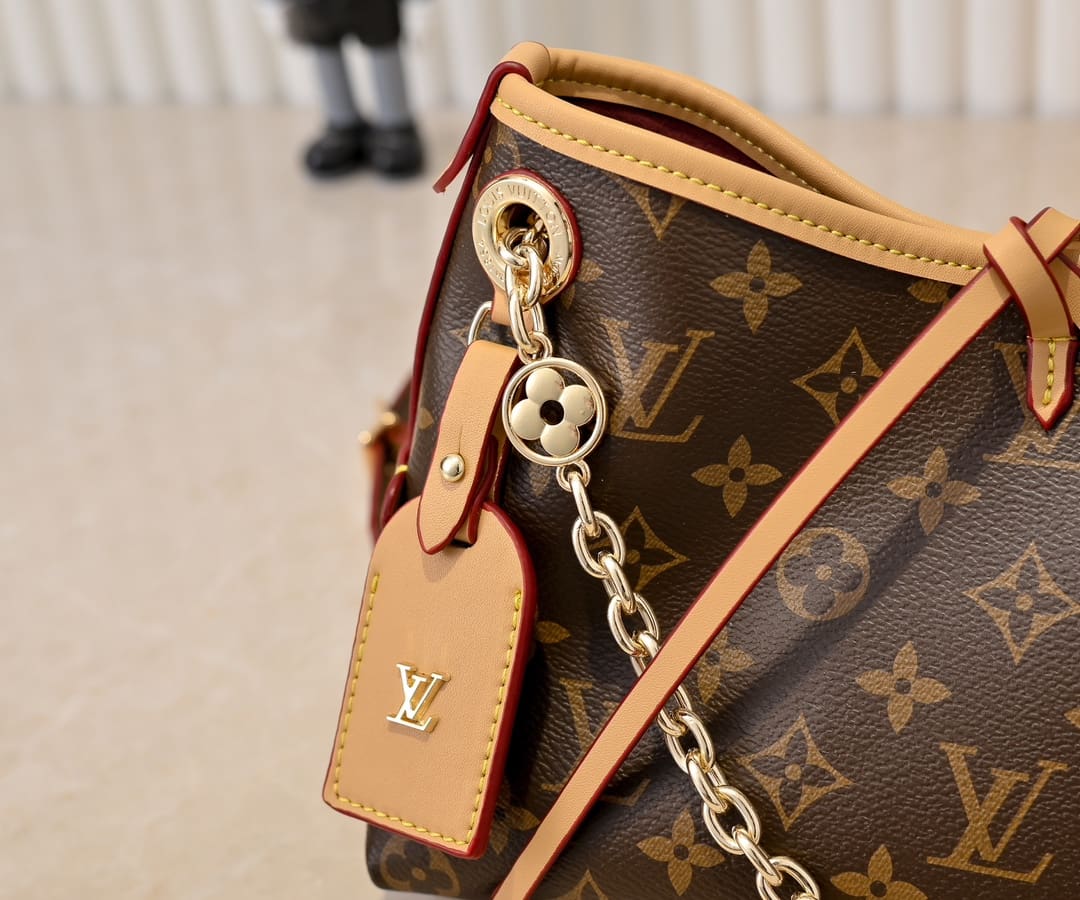 Louis Vuitton M13014 CARRYALL BB Gloves