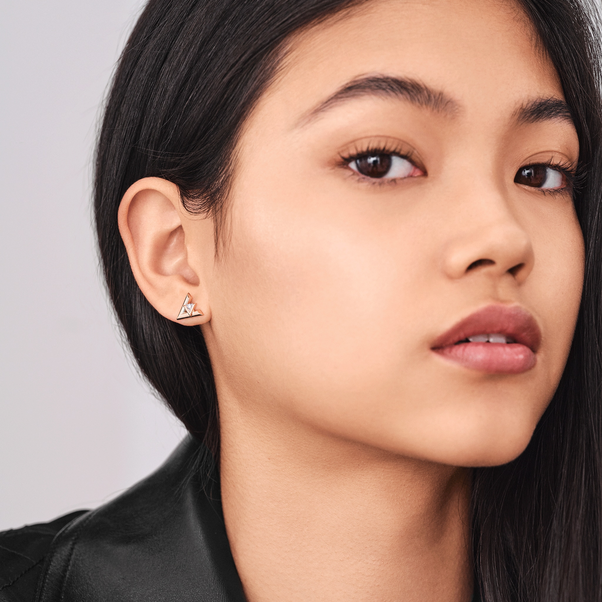 Louis Vuitton Volt One Stud, Pink Gold And Diamond - Per Unit