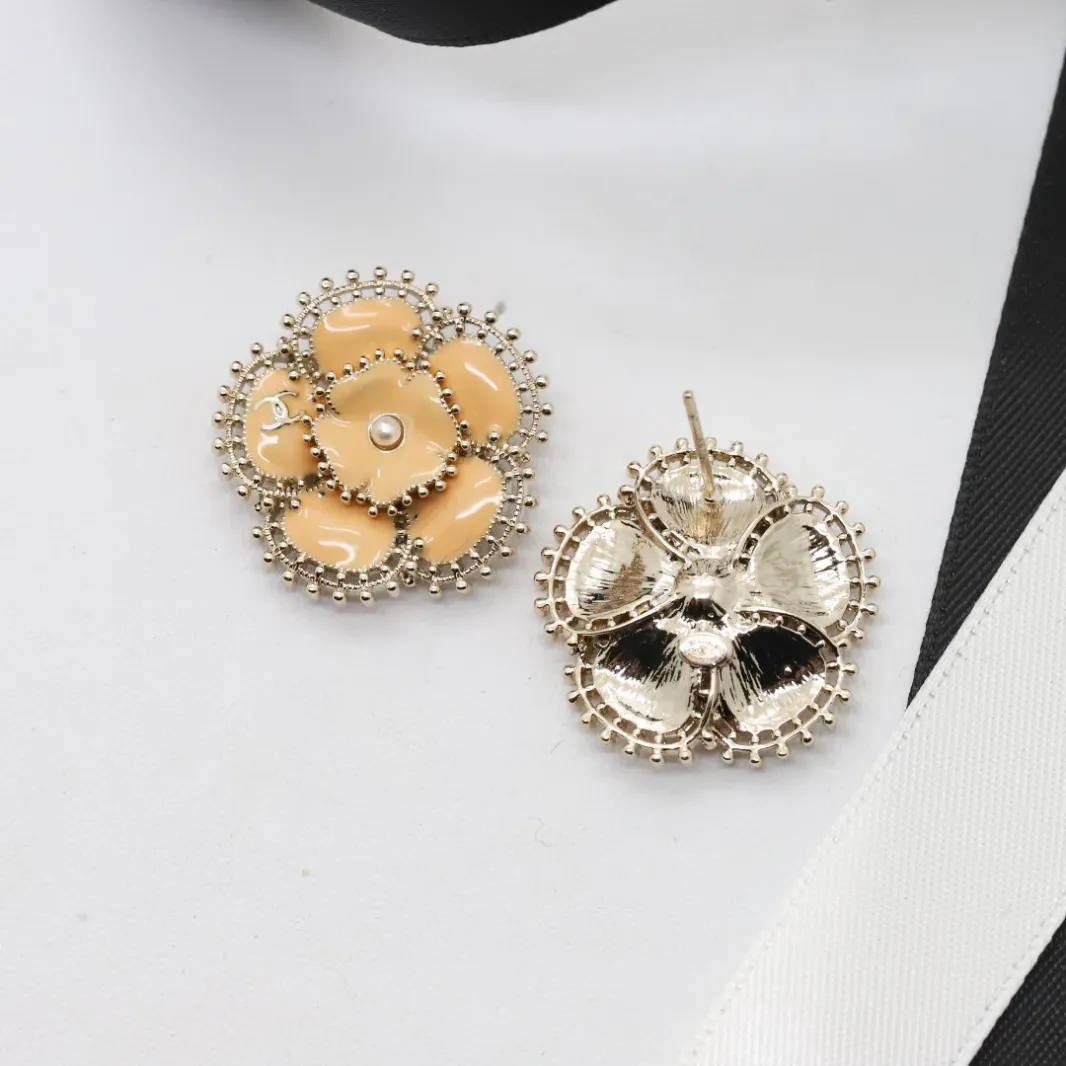 CCE502 CC earring