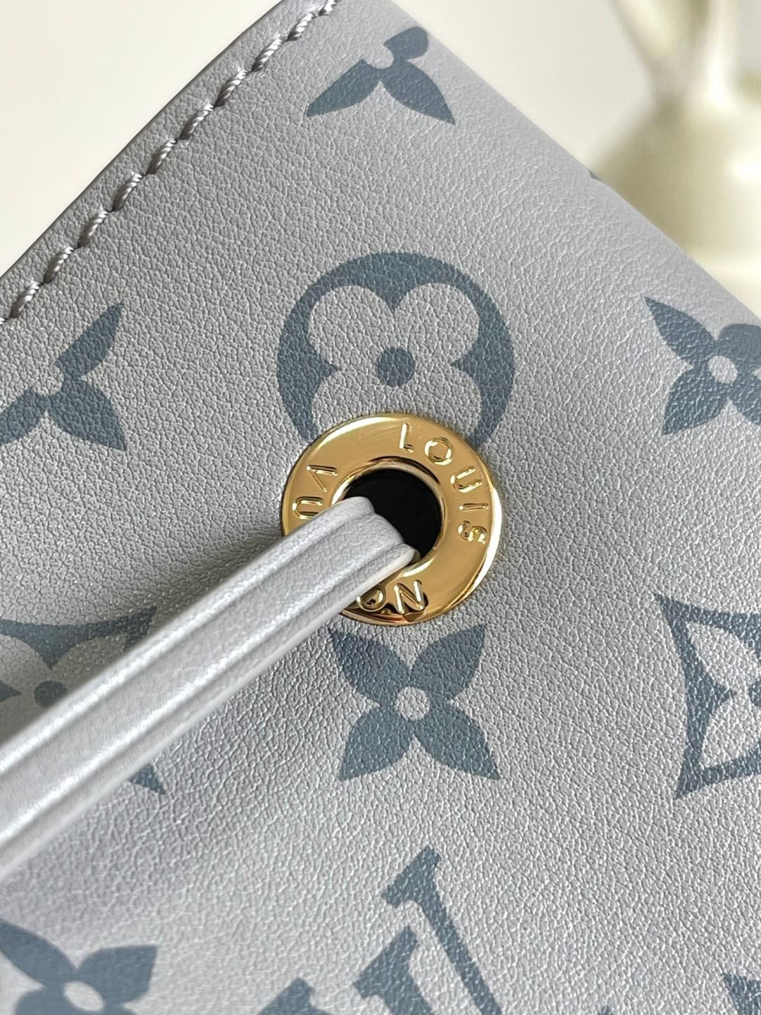 Louis Vuitton M12749 NÉONOÉ BB