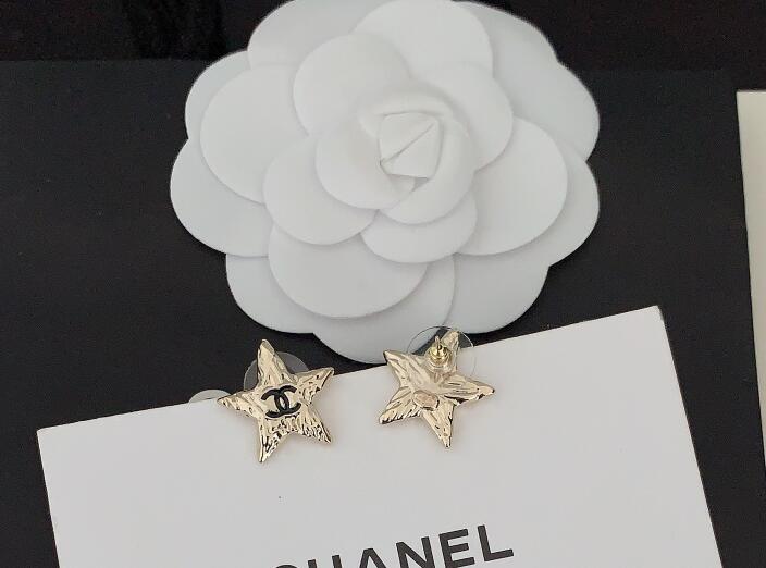 Lava Five-pointed Star Double C Earrings