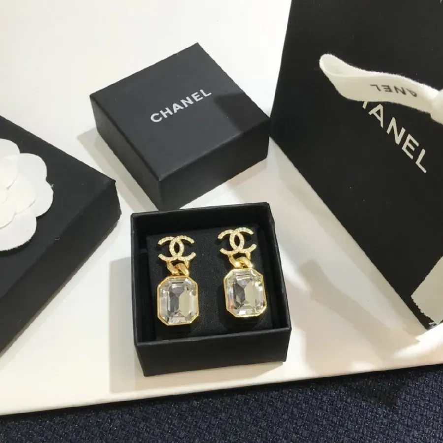 CC CRYSTAL STUD EARRINGS