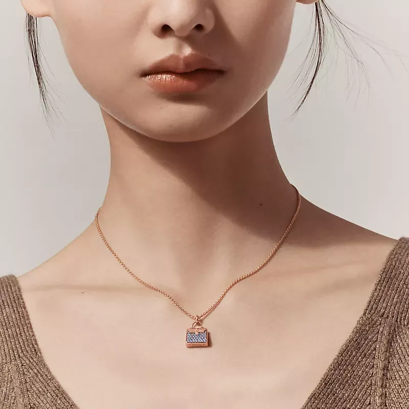 Hermes Amulettes Kelly pendant