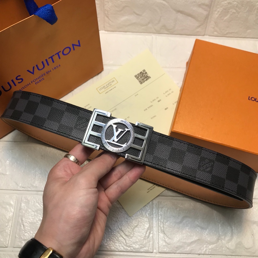 Louis Vuitton INITIALES 35MM REVERSIBLE BELT