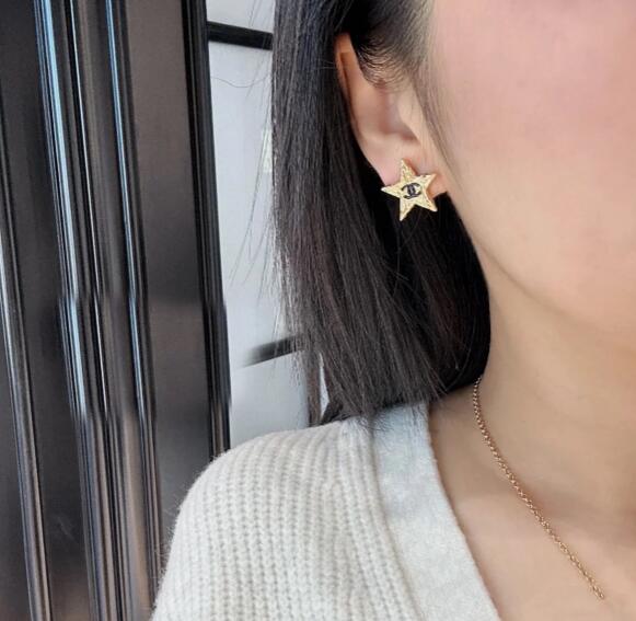 Lava Five-pointed Star Double C Earrings