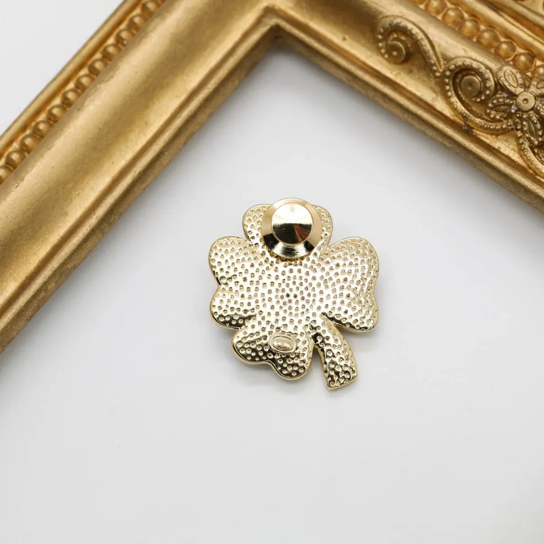 Four-leaf clover brooch