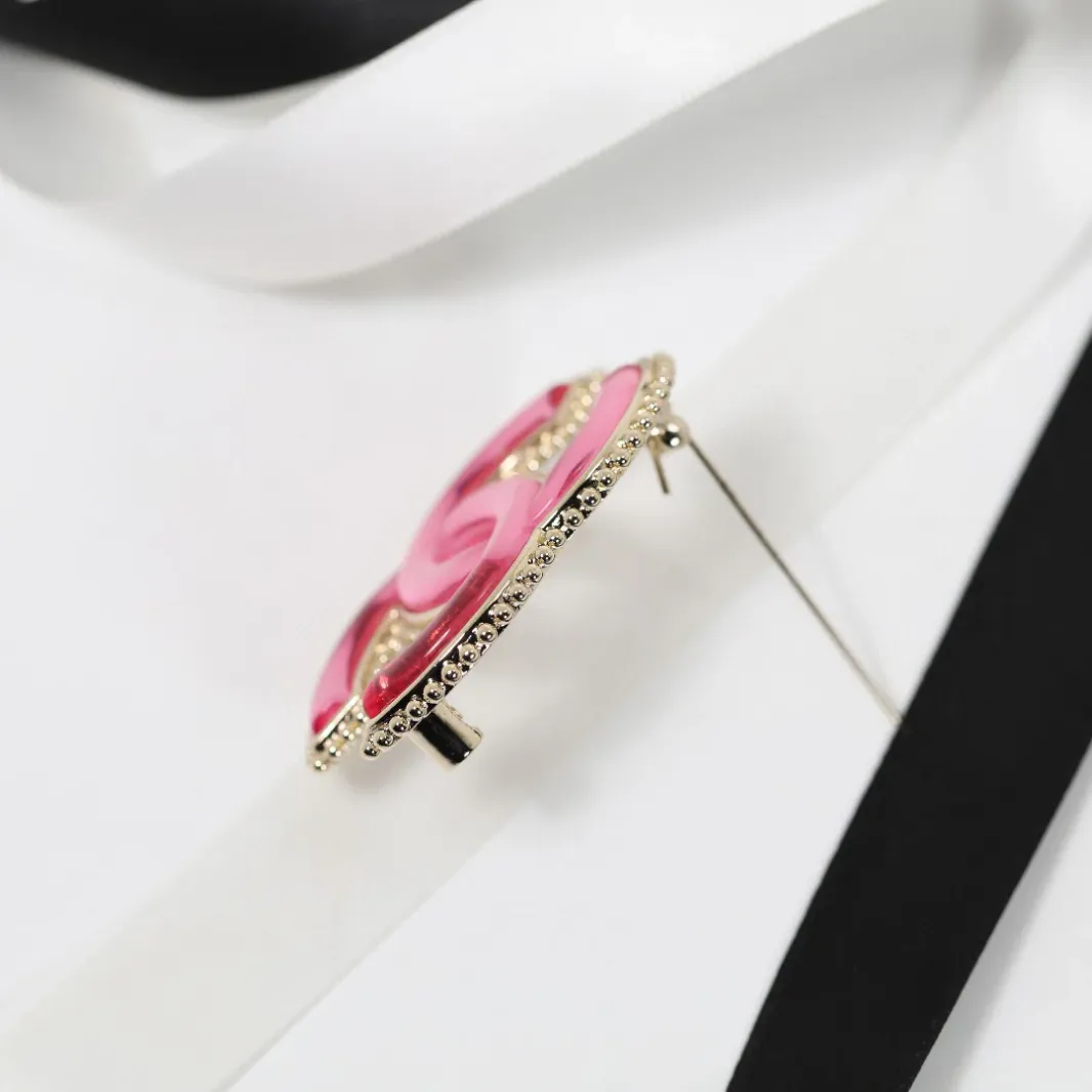 High quality 24P Pink CC brooch
